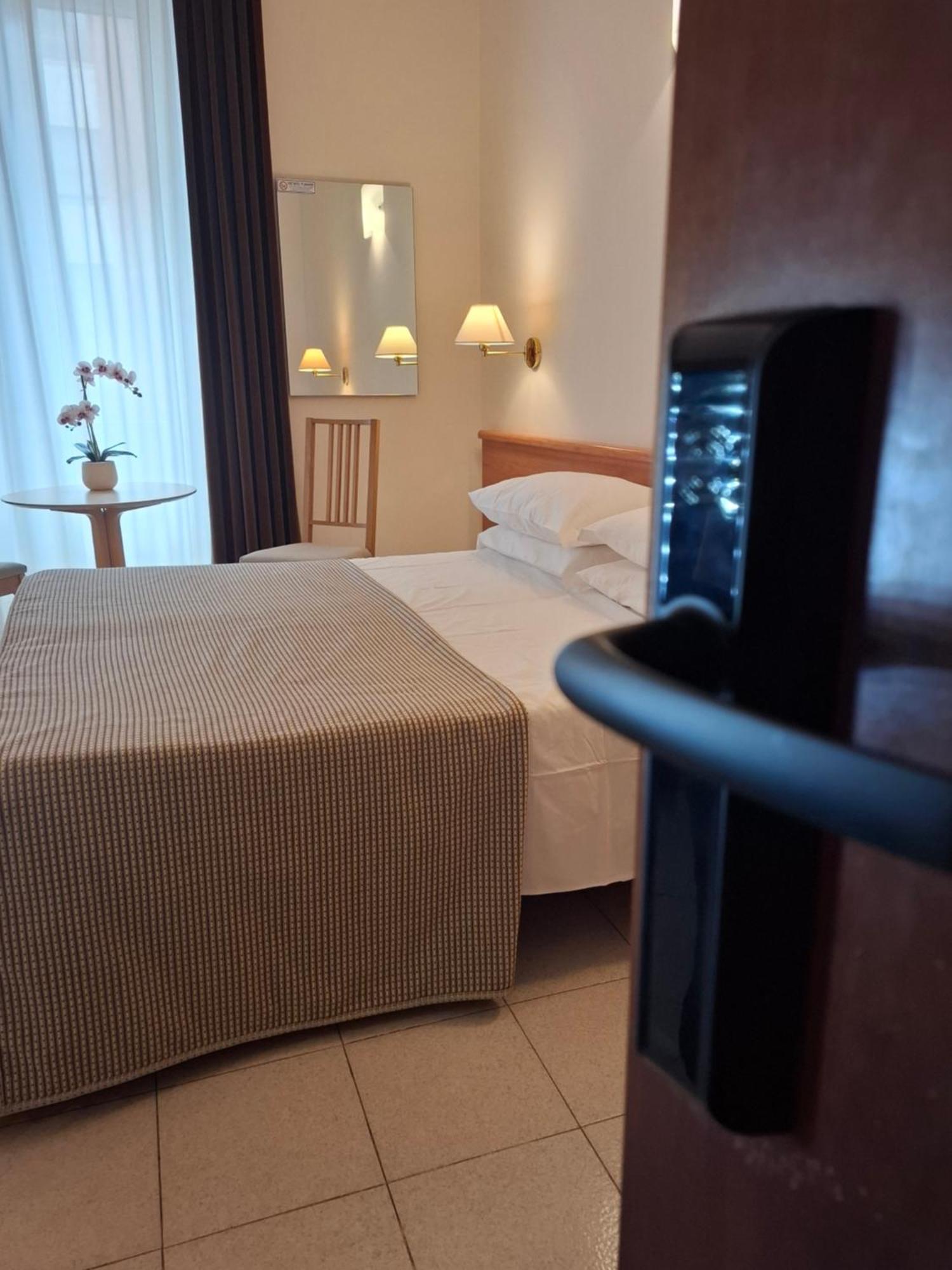 Hotel Principe Eugenio Rome Bagian luar foto