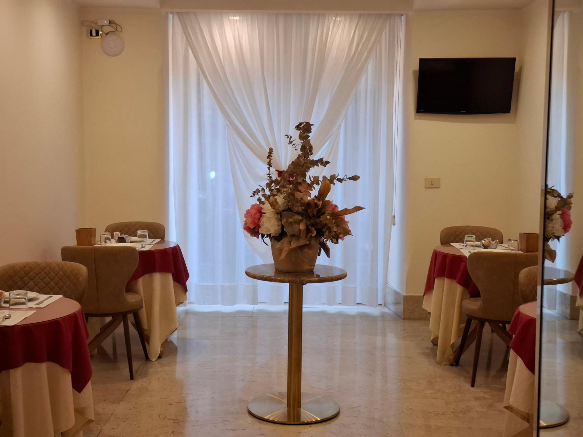 Hotel Principe Eugenio Rome Bagian luar foto